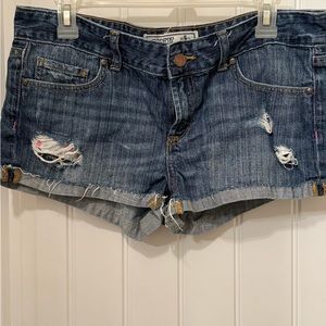 Victoria’s Secret Pink Denim Shorts
Size 8